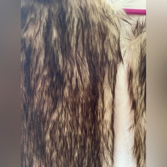 Fur vest - Picture 3 of 3